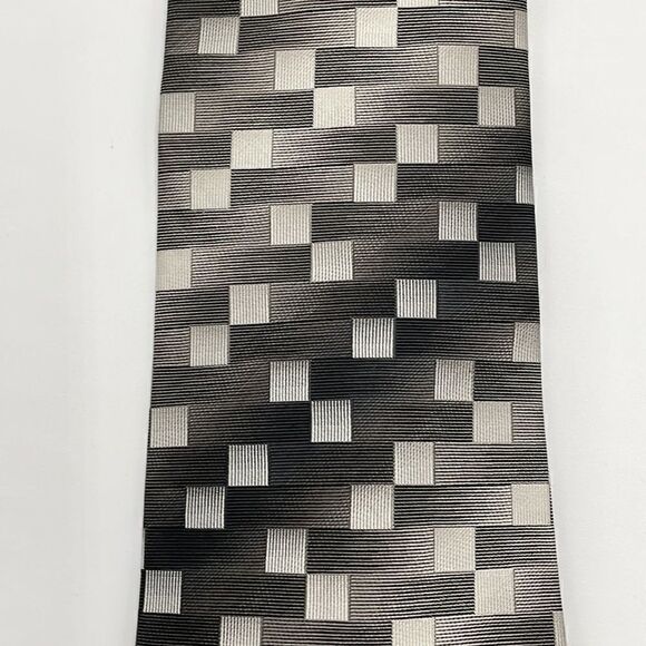 100% silk Gray and black alfani necktie - Picture 2 of 5